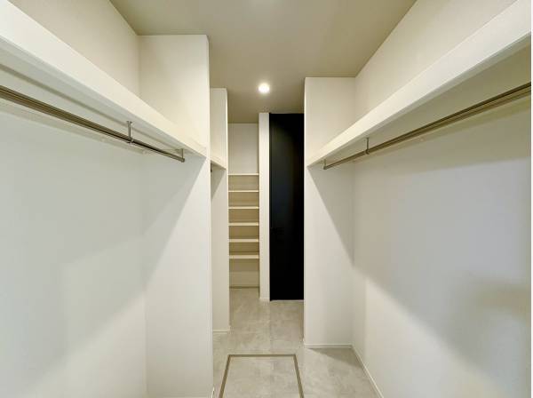 ファミリークロークも備わる充実度