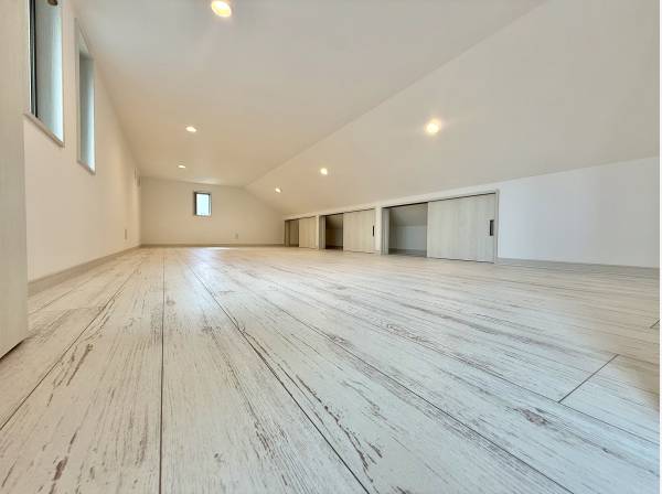 約12帖の広々とした固定階段ロフト 趣味の部屋としても大活躍しそうです