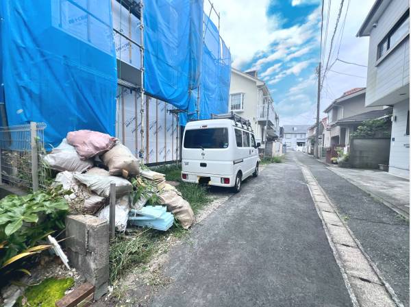 前面道路になります。