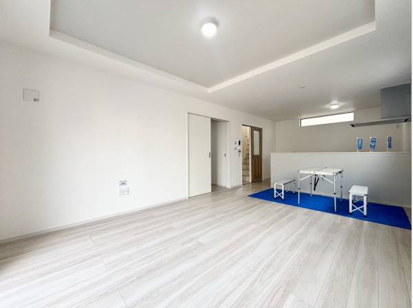 折上の開放的なLDKスペース