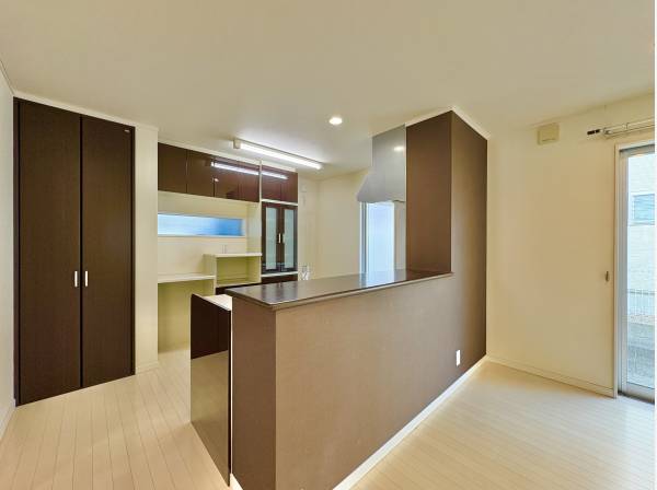 使いやすくスタイリッシュなキッチンを採用。