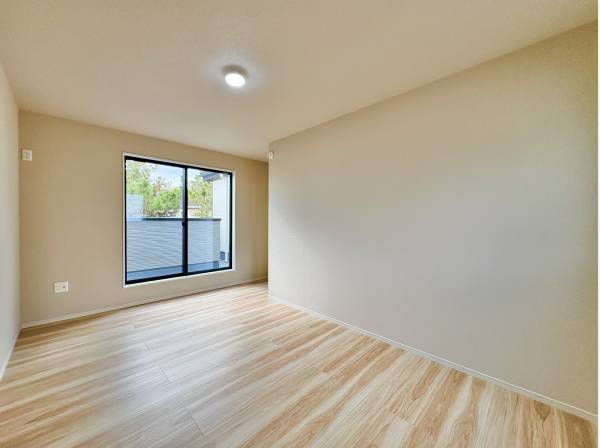 ウォークインクローゼットはゆとりある広さの大容量収納スペース。