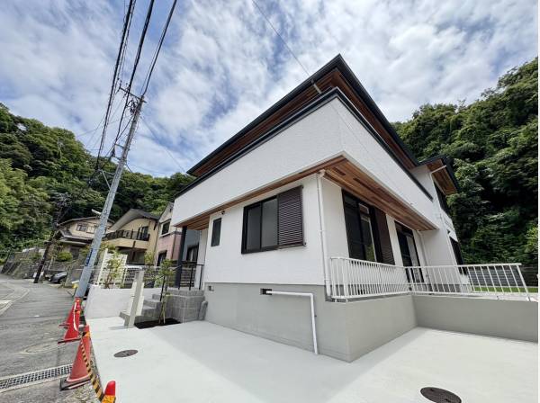 白を基調とした外観