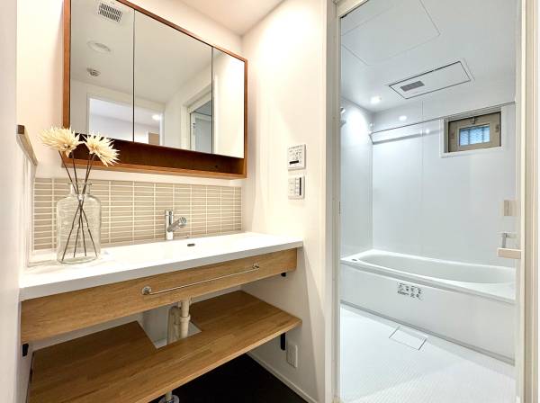 造作洗面化粧台のパウダールーム