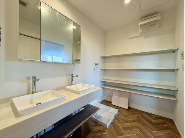 2口洗面なので、朝はとても便利！