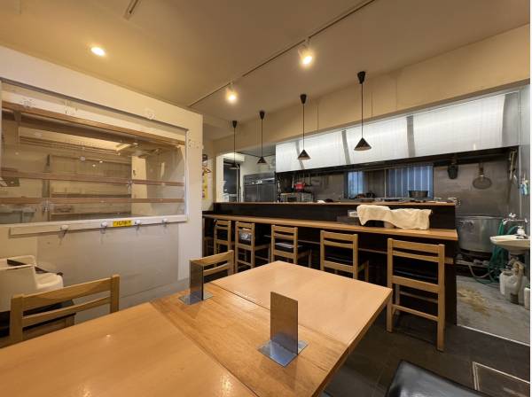 製麺室も完備。間取りの変更でテーブル席を増やすこともできそうです。
