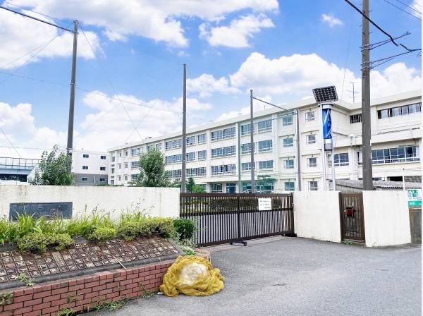 今宿小学校まで徒歩4分（約270ｍ）