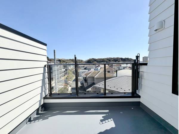 2階バルコニー日当たり良好です