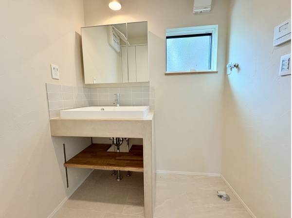 使い勝手のいい三面鏡