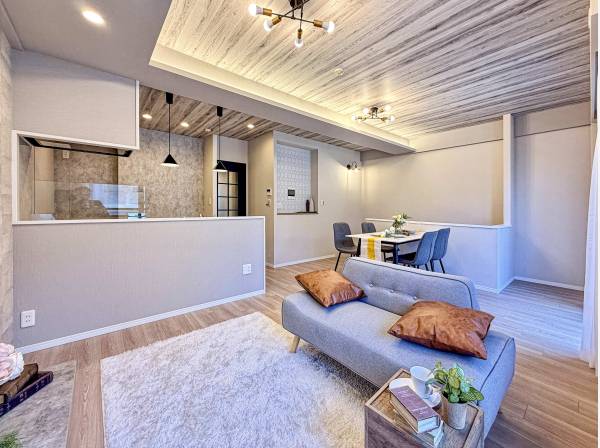 フルリノベーションされたＬＤＫは約15.1帖。