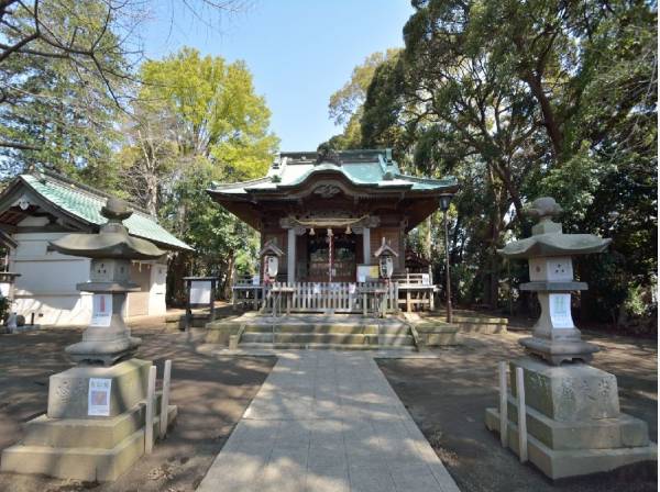 鶴嶺八幡宮まで徒歩10分（約750m）