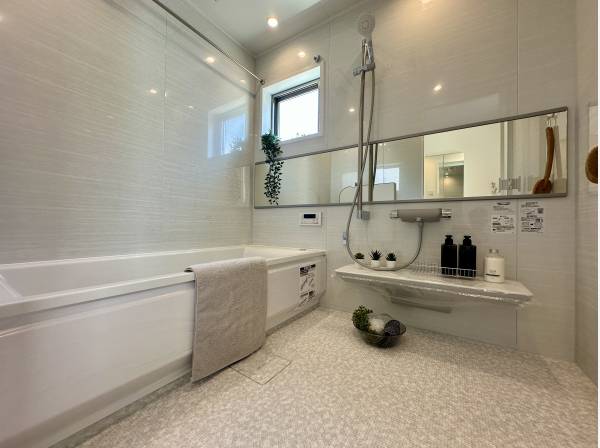 1.25坪タイプで広々したバスルーム/日頃の疲れを癒せます