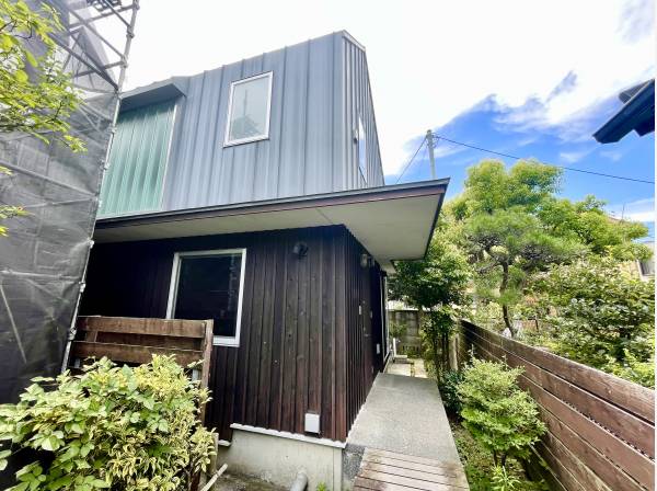隠れ家のような住宅