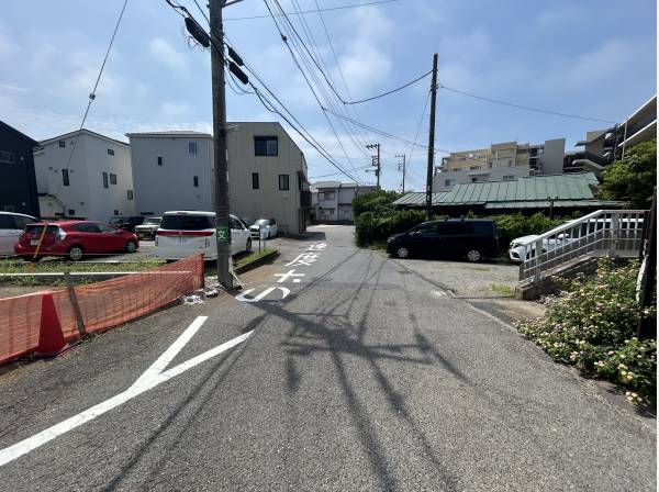 前面道路は約6.0m御座います！