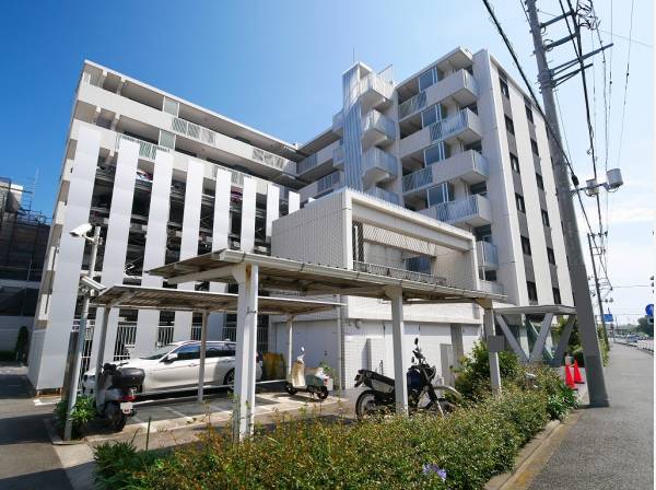 スーパー・公園・小学校が徒歩11分圏内に揃う生活に便利な立地