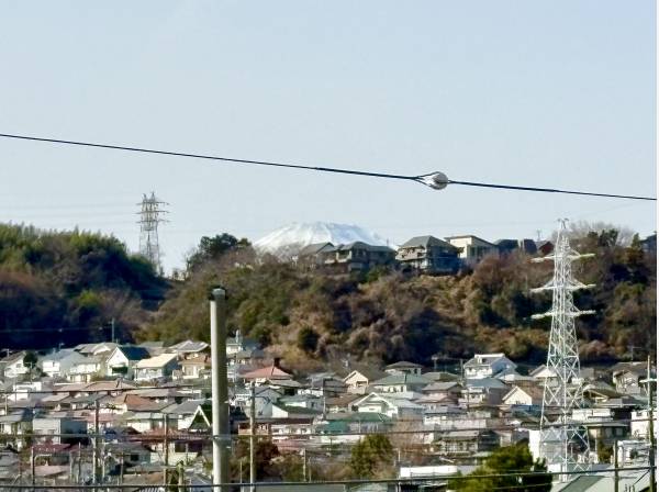 窓からは富士山のてっぺんが見えました！