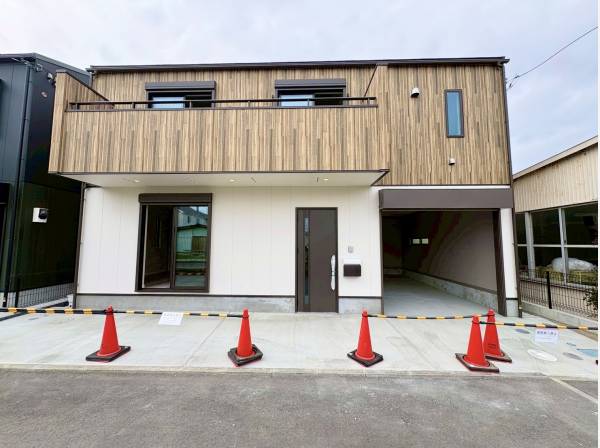 お車2台分駐車可能です！