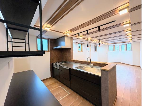 洗練されたデザインと使い勝手を両立。家事が楽しくなる場所。