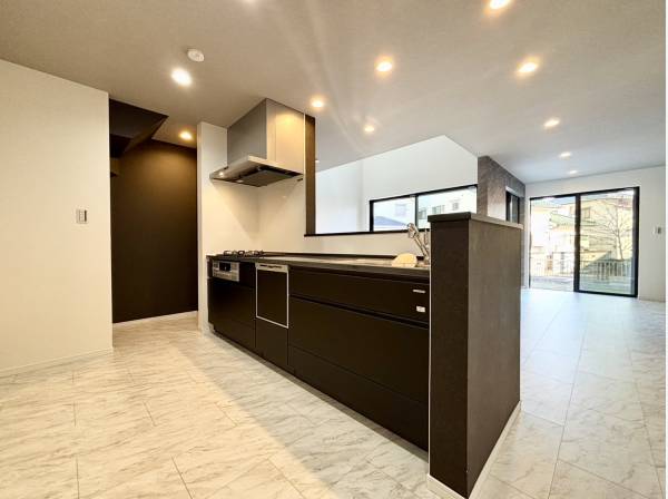 ゆとりあるキッチンスペース