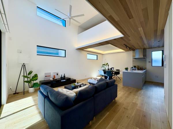 広さは22.5帖とゆとりのある空間