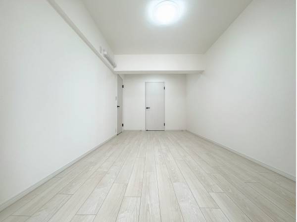この真っ白な空間を自分色に染めてください