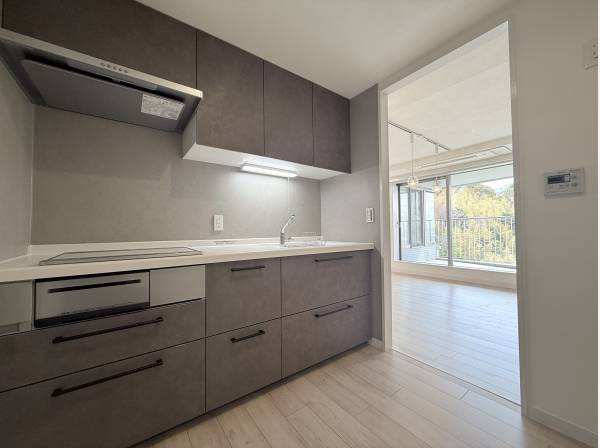 収納豊富なキッチン