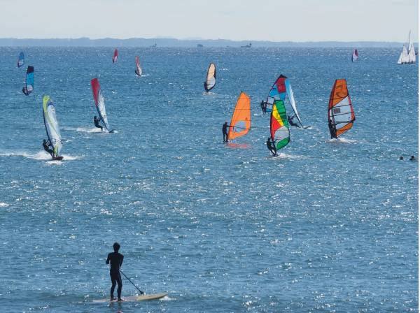 片瀬西浜海水浴まで徒歩1分 (約20ｍ)
