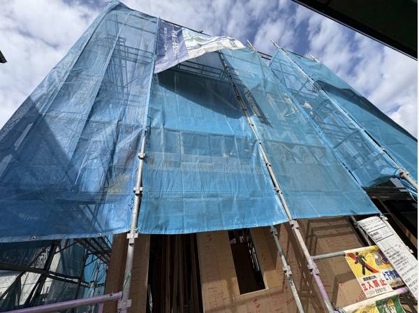 完成前。工事中。