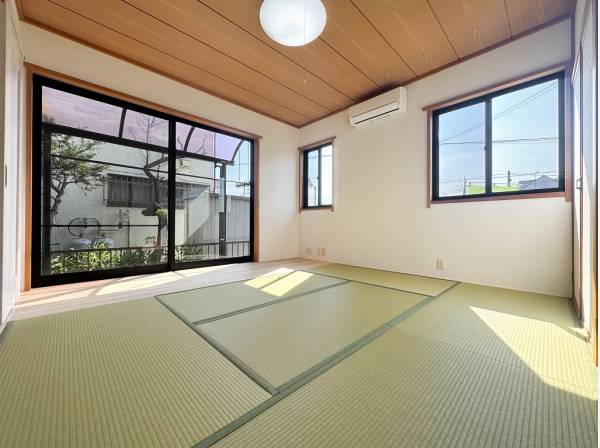 耐久性の高い和紙畳を使用した広い和室