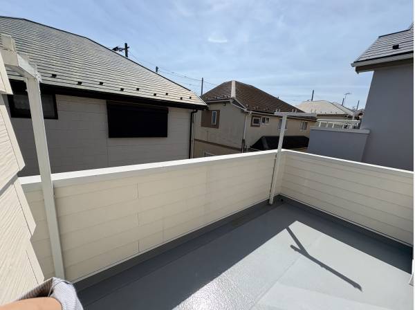 バルコニーは広いですよ！