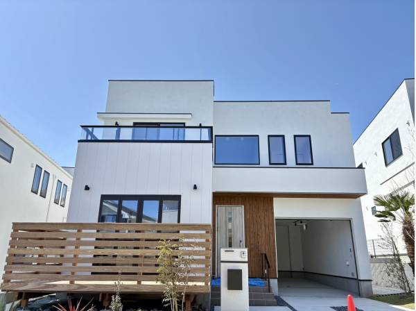 待望のガレージハウスです