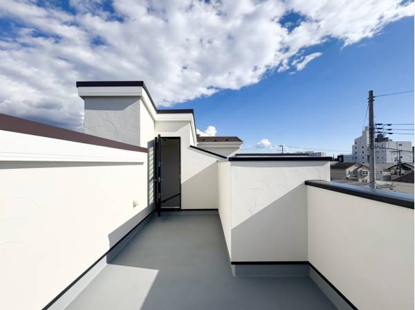 約7帖の開放感あるスカイバルコニー！