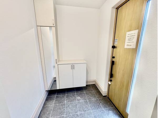 玄関は広いですね！