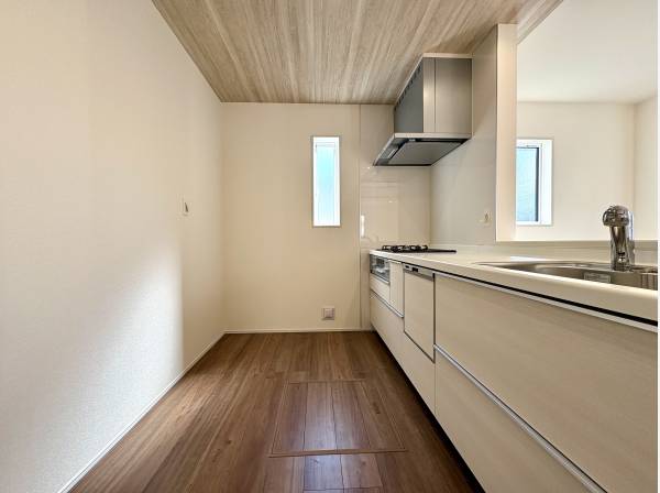 動線がシンプルで使いやすい暮らしに寄り添うキッチンスペース