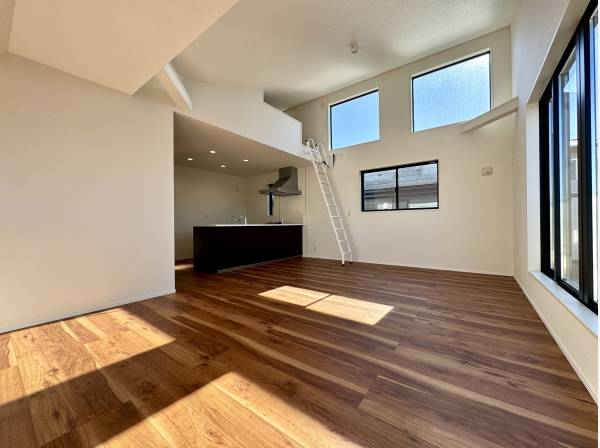 機能性とデザイン性を両立した、料理が楽しくなるモダンなキッチン