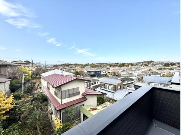 バルコニーから先の景色