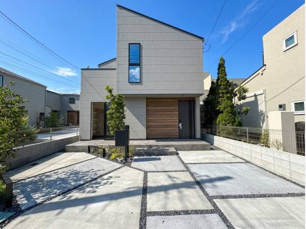 カースペース２台、湘南を満喫する住まいです！