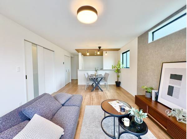 キッチンは対面式なのでリビング側を見渡すことが出来ます