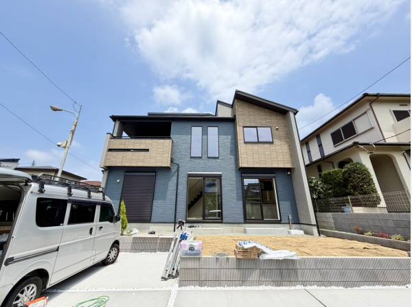 広いお庭とカースペースのあるお住まい