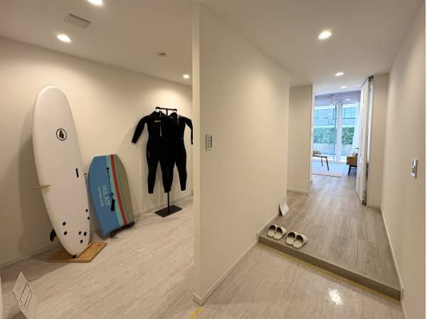 趣味の道具もそのまま置ける大きな土間。海上がりもスムーズです。
