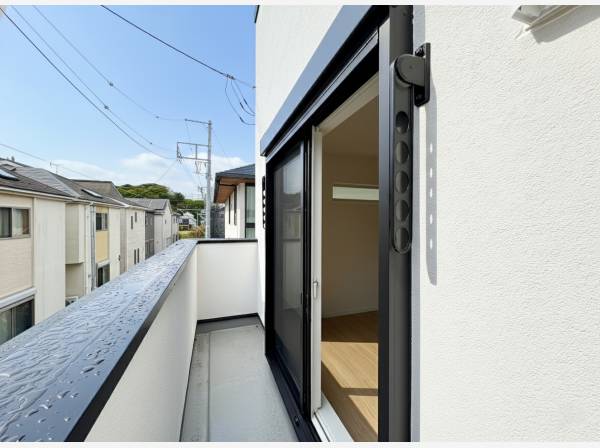 住宅のバルコニーは2カ所ございます