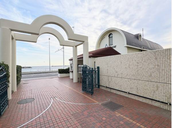 マンションエントランス