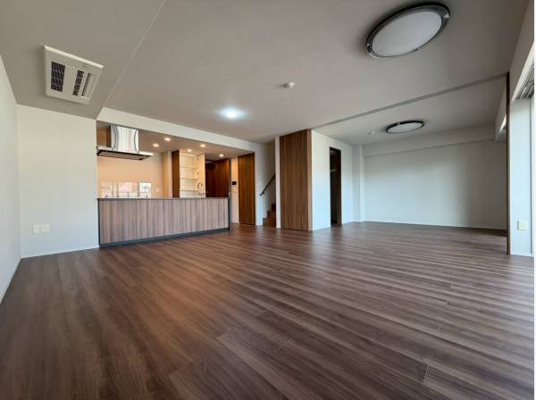 LDKは約21.5帖、居室を開放すると約28.5帖もの広々空間に！