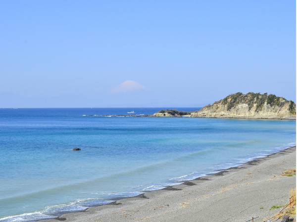 地元民に愛されるローカルビーチ秋谷海岸までわずか徒歩1分 (約80ｍ)