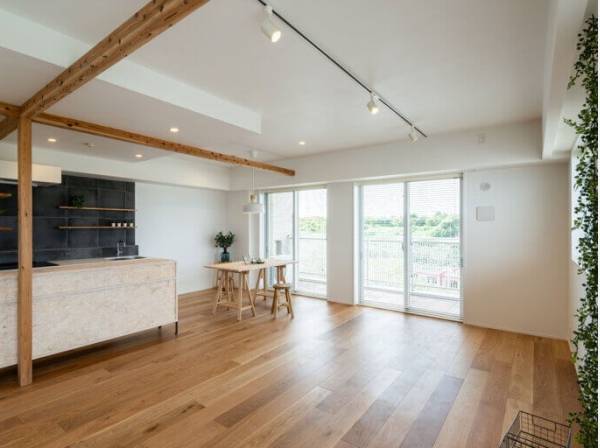 陽当りの良いLDK/造り手の思いが詰まったリノベーション済み