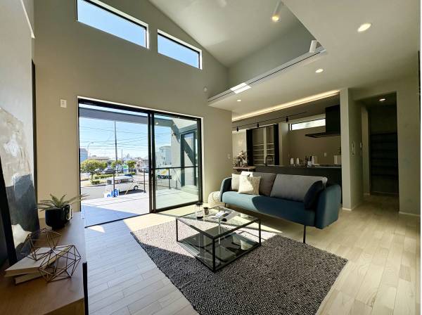 上部が吹き抜けの開放感ある作り