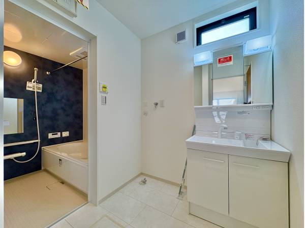 毎日使用する洗面室、ご家族で使用する場面をご想像ください