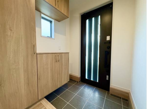 収納力が豊富な玄関ホール