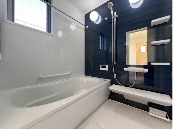 落ち着きのあるバスルームで1日の疲れをリフレッシュ