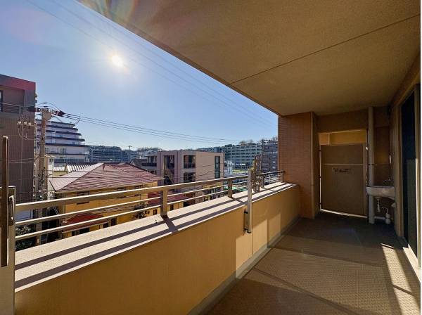 水栓付きバルコニーはガーデニングやちょっとしたお掃除も快適です